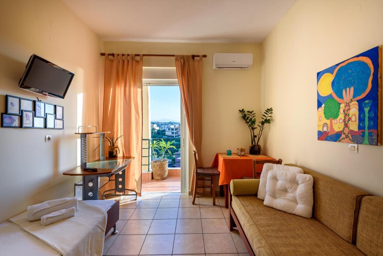 Golden Hill Apartament Kato Daratso